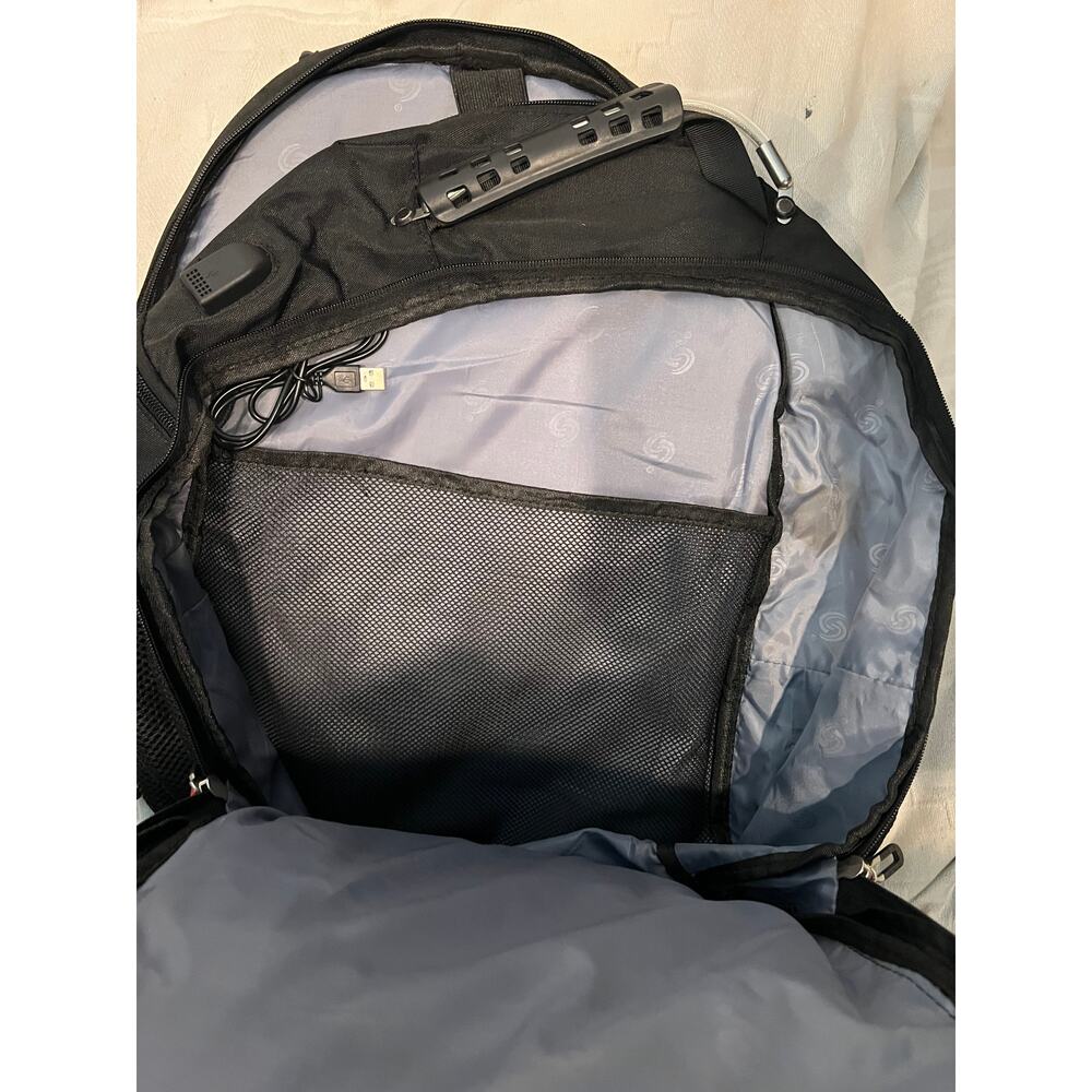 Shrradoo Computer Charging Backpack - Picture 5 of 6